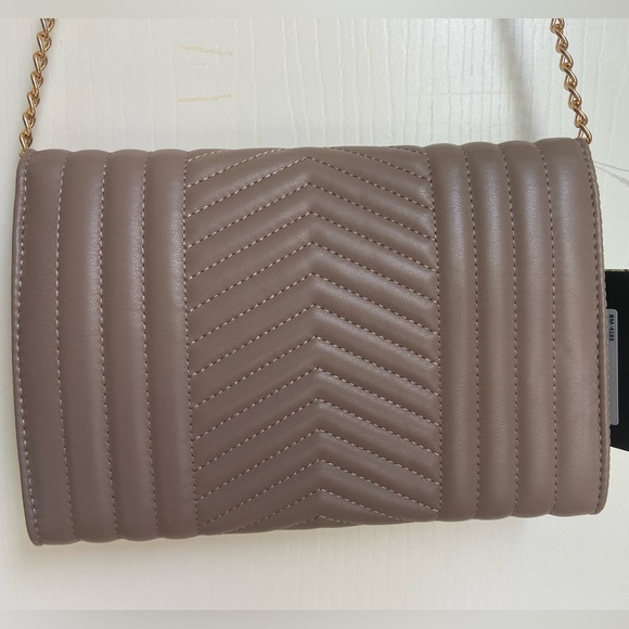 Badgley Mischka Quilted Crossbody Bag | Color Taupe | Vegan Leather - Picture 3 of 10